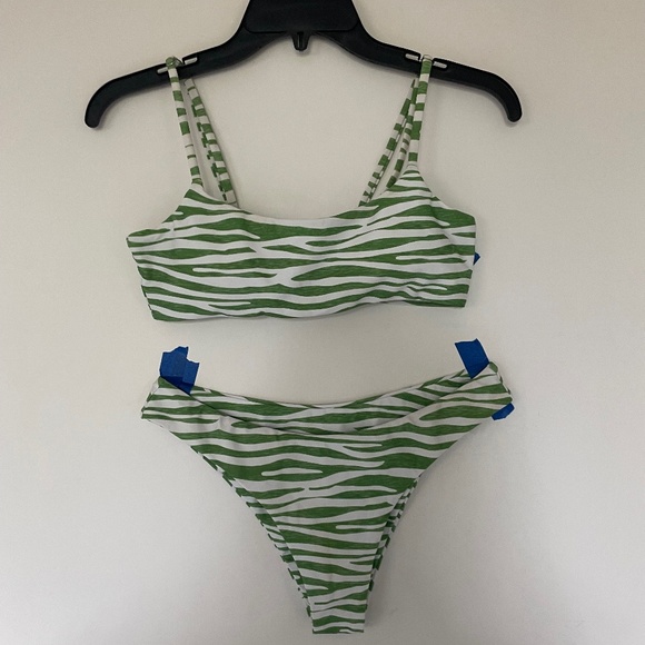 NWOT Green zebra stripe bikini - Picture 1 of 11